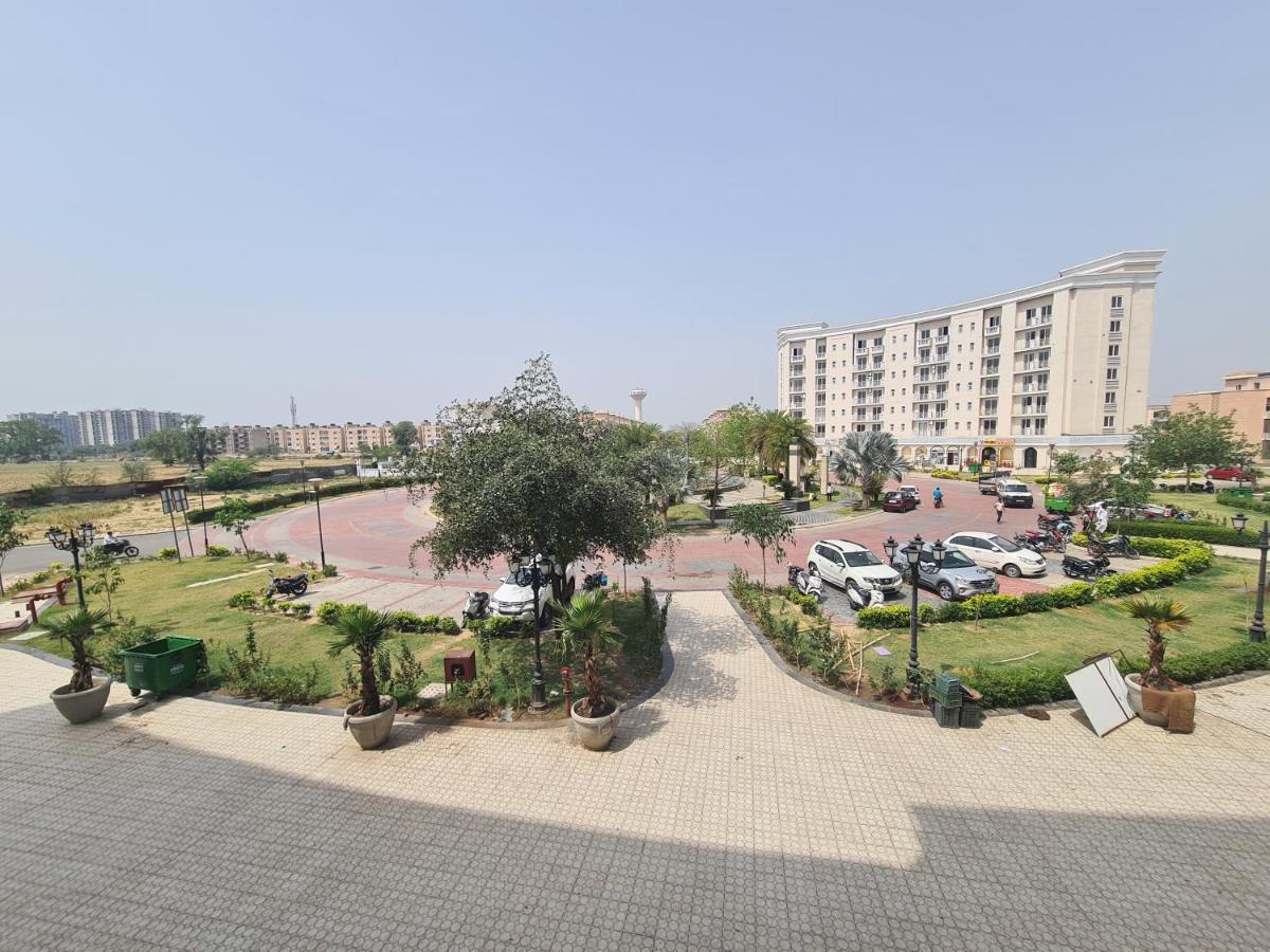 Hotel Lord Krishna Palace Vrindāvan Exterior foto